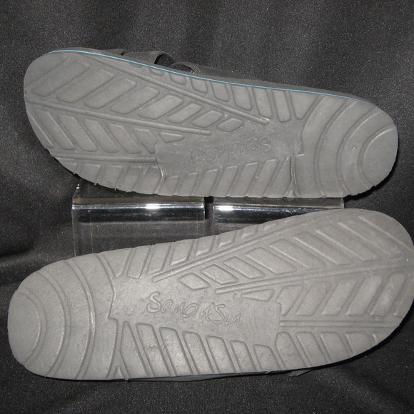 MEN'S SAND & SUN SIZE MED (9-10) BLACK FLIP FLOPS - Picture 3 of 3